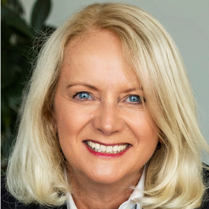Brigitte Reutter-Haerle (Vice President Product Management & Marketing at Vetter Pharma International GmbH)